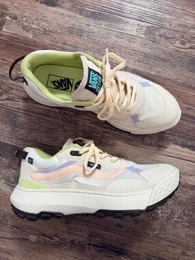 Women's Vans Crosspath Shoe in Natural Beige Size 9.5